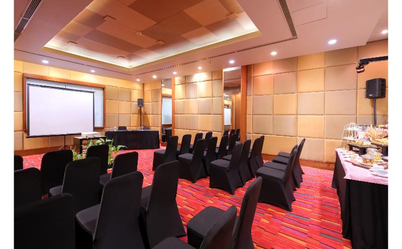 Quest Hotel Simpang Lima   Semarang By Aston