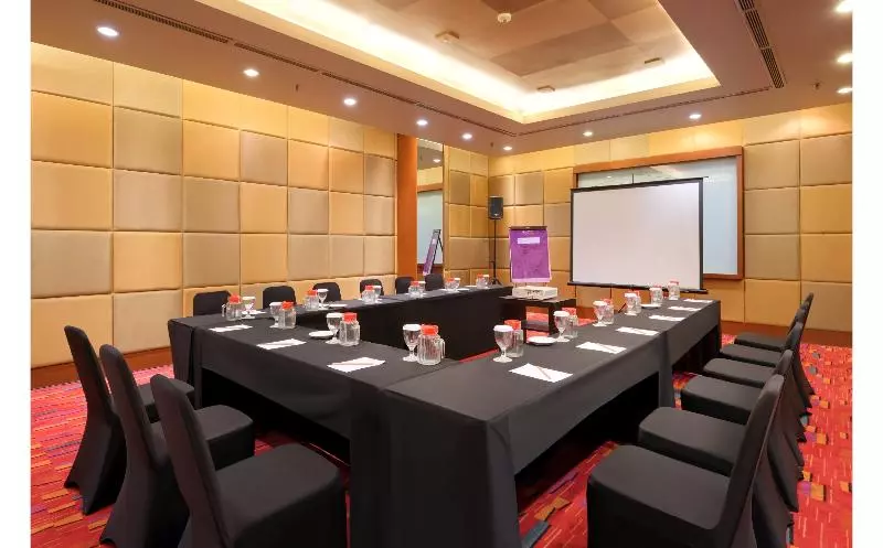 Quest Hotel Simpang Lima   Semarang By Aston