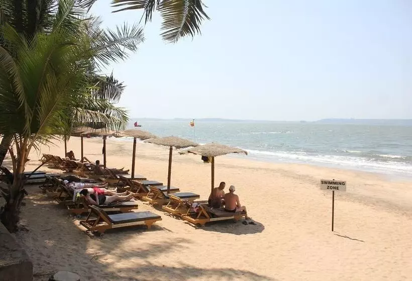 Sandalwood Hotel & Suites