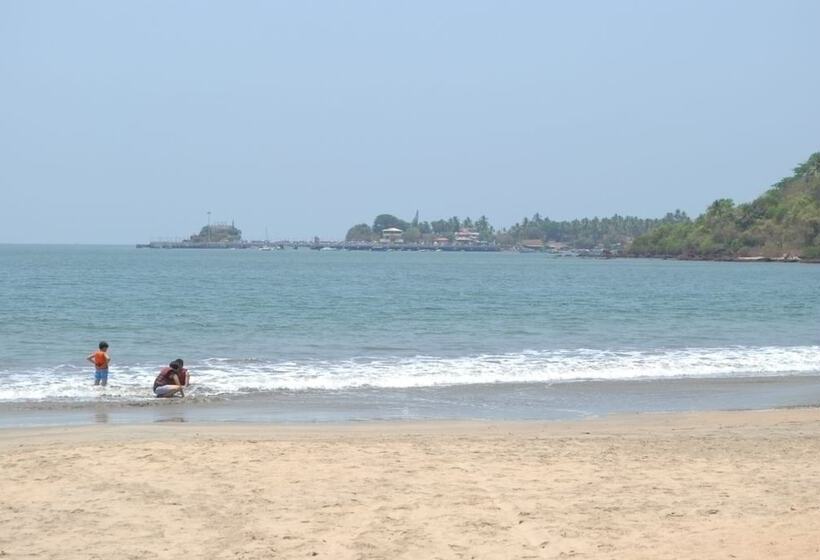 Sandalwood Hotel & Suites