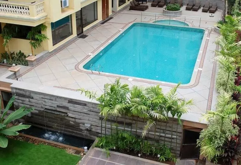 Sandalwood Hotel & Suites