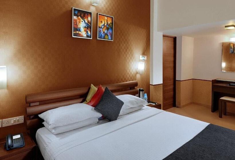 Sandalwood Hotel & Suites