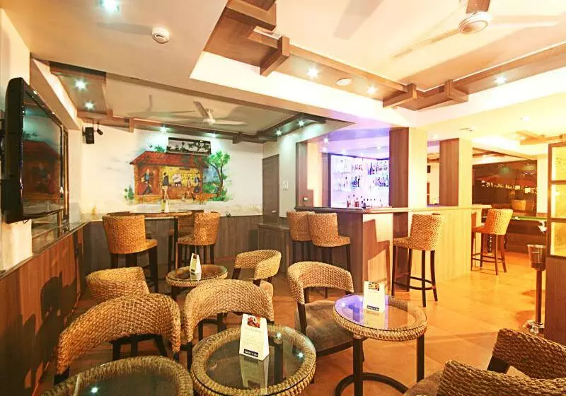 Sandalwood Hotel & Suites