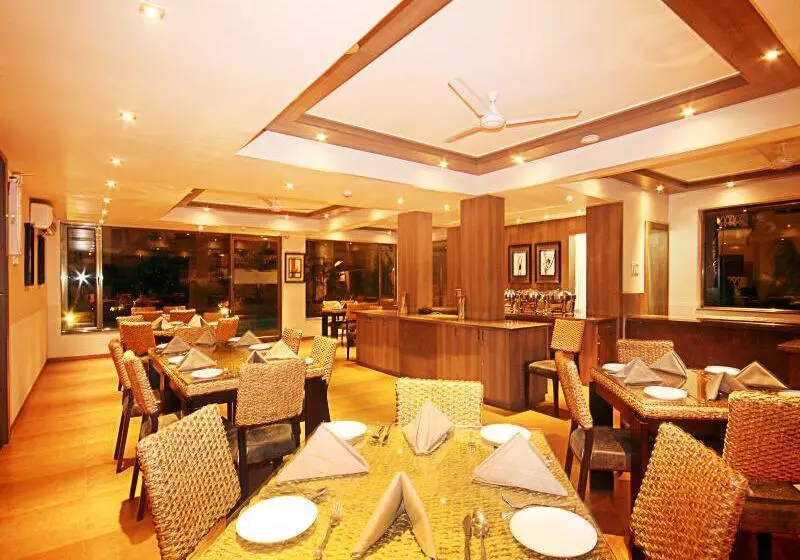 Sandalwood Hotel & Suites