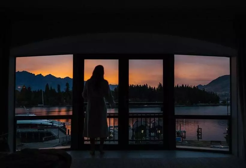 Hotelli The Waterfront