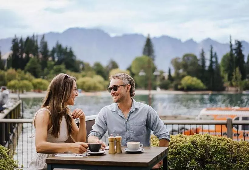 Hotelli The Waterfront