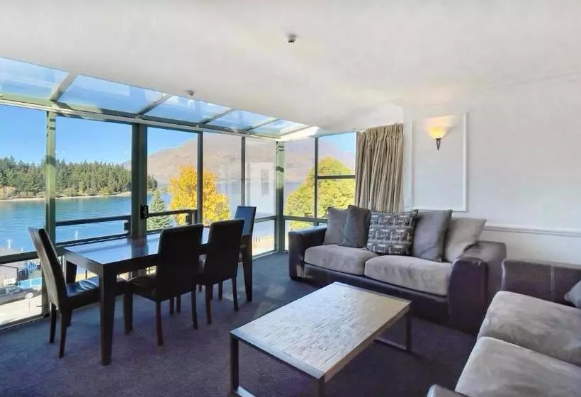 Hotelli The Waterfront