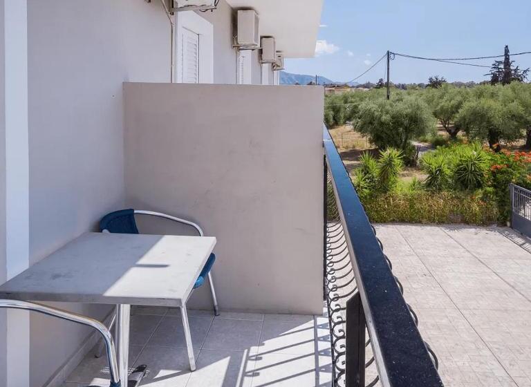 Perkes Hotel Complex