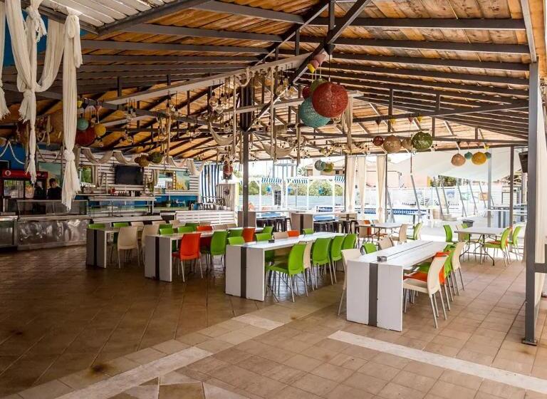 Perkes Hotel Complex