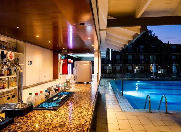 Perkes Hotel Complex