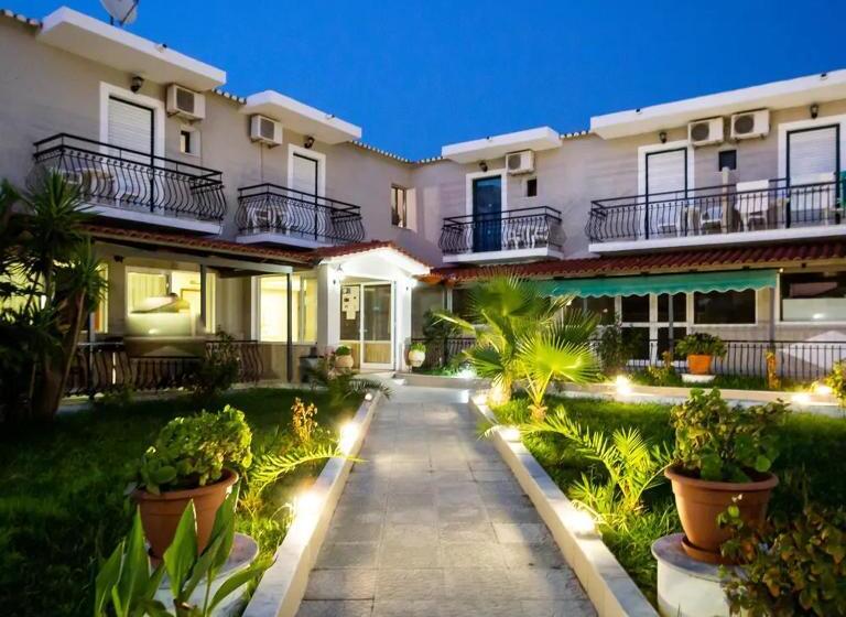 Perkes Hotel Complex