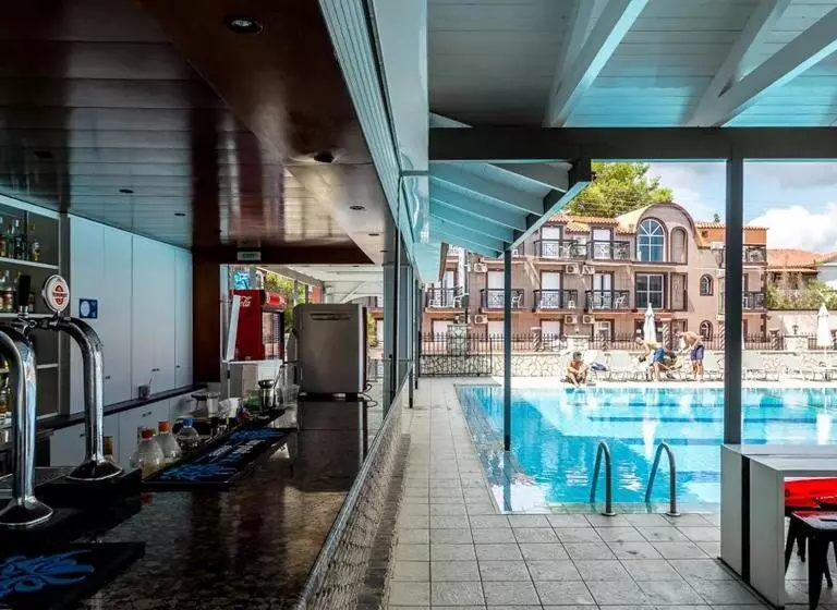 Perkes Hotel Complex