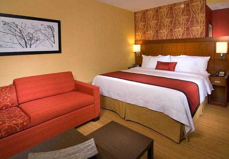 Courtyard By Marriott York