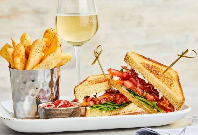 Courtyard By Marriott York