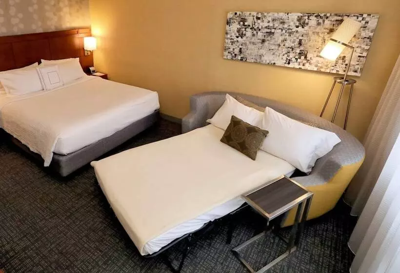 Courtyard By Marriott York