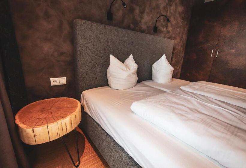 هتل Active By Leitner S