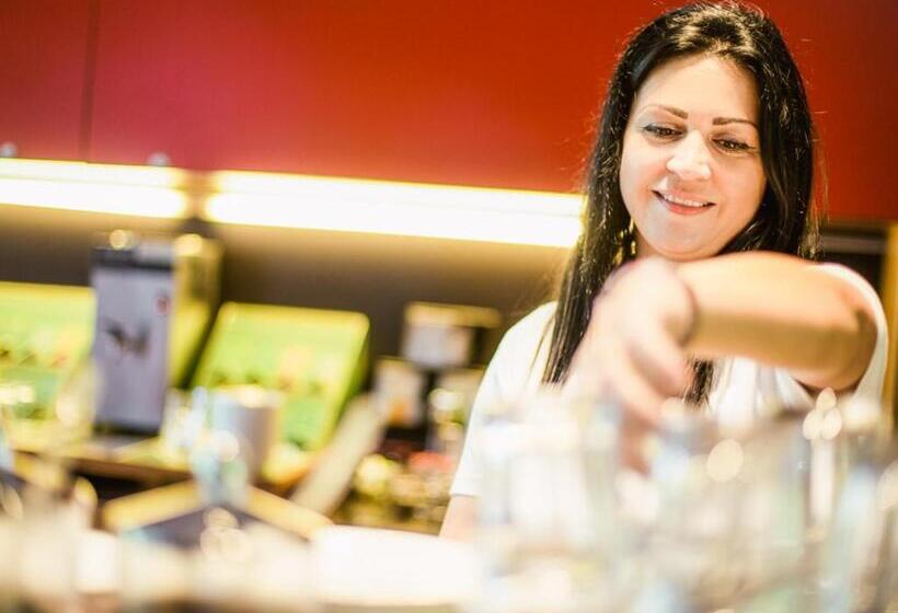 هتل Active By Leitner S