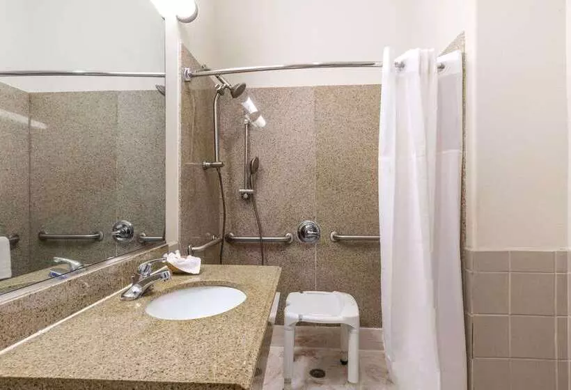 فندق Baymont By Wyndham Galveston