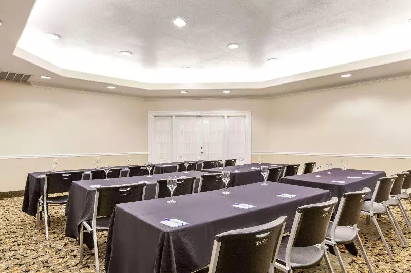 فندق Baymont By Wyndham Galveston