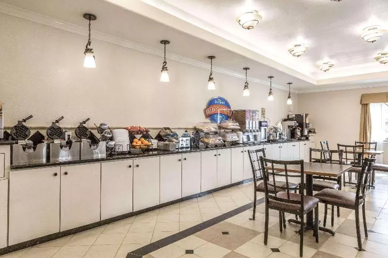 فندق Baymont By Wyndham Galveston