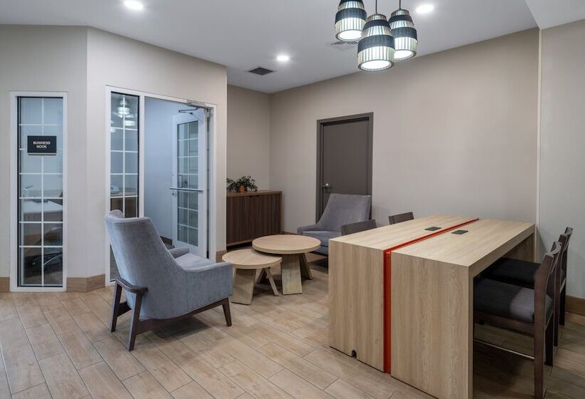 فندق Candlewood Suites Elkhart, An Ihg