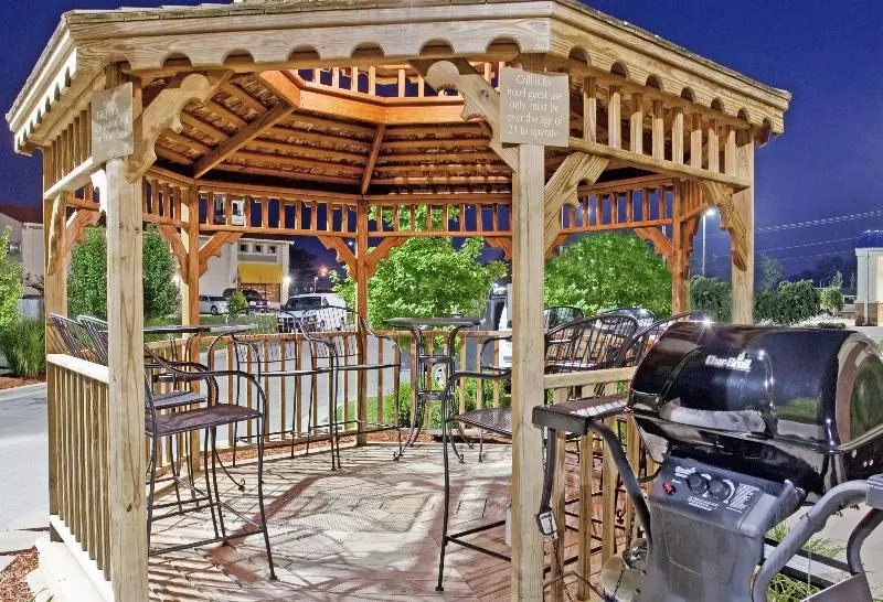 בית מלון כפרי Candlewood Suites Springfield South, An Ihg