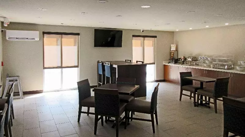 호텔 Comfort Inn & Suites