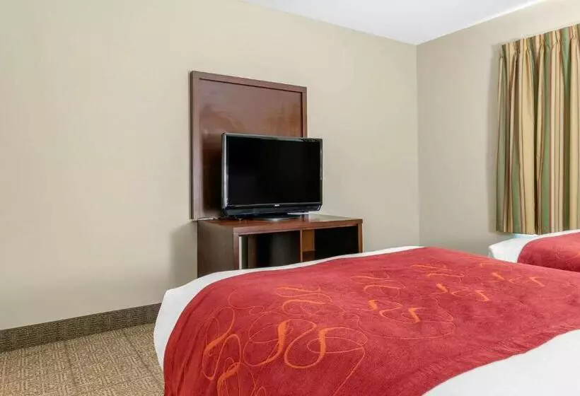 Отель Comfort Suites