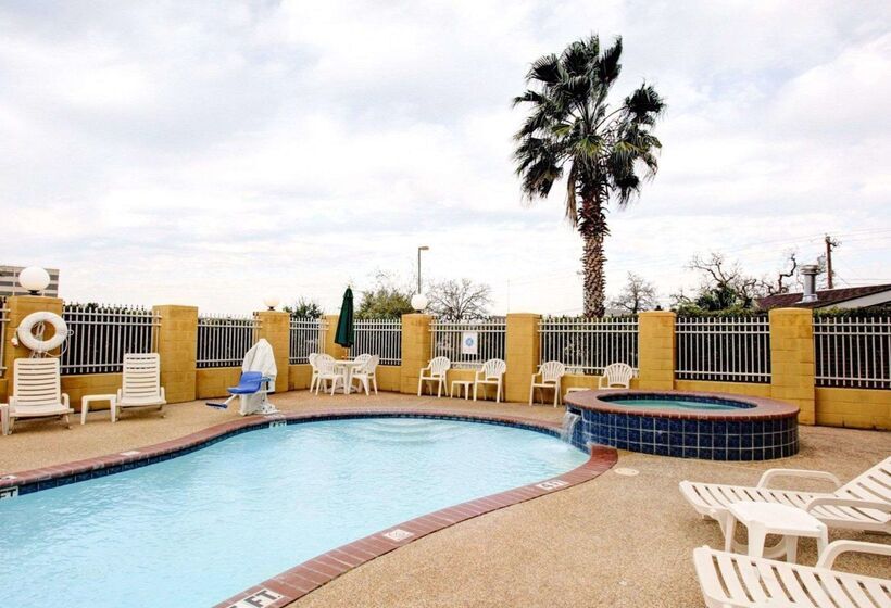 ホテル Comfort Suites University Drive