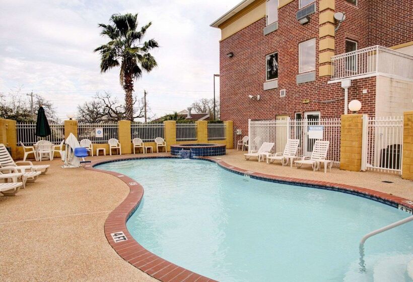 ホテル Comfort Suites University Drive