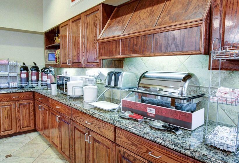 ホテル Comfort Suites University Drive