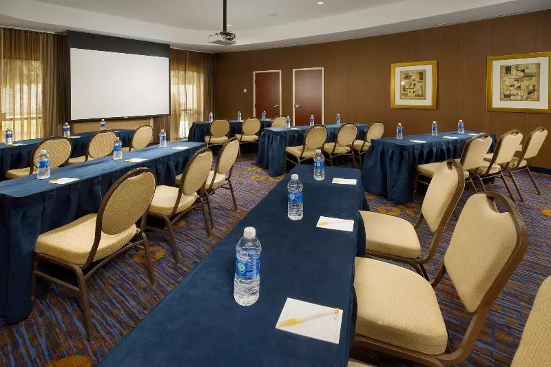 ホテル Courtyard By Marriott San Antonio Seaworld/lackland