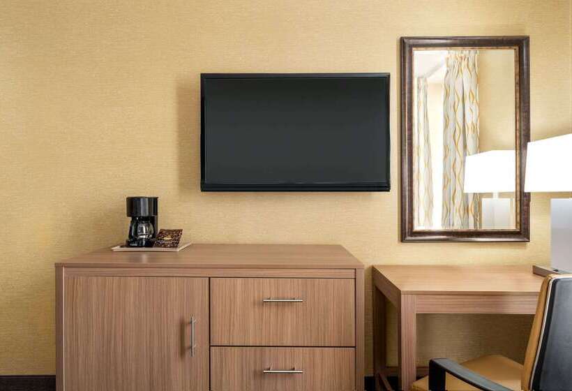 호텔 Days Inn By Wyndham Long Island City