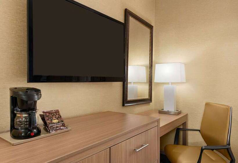 호텔 Days Inn By Wyndham Long Island City