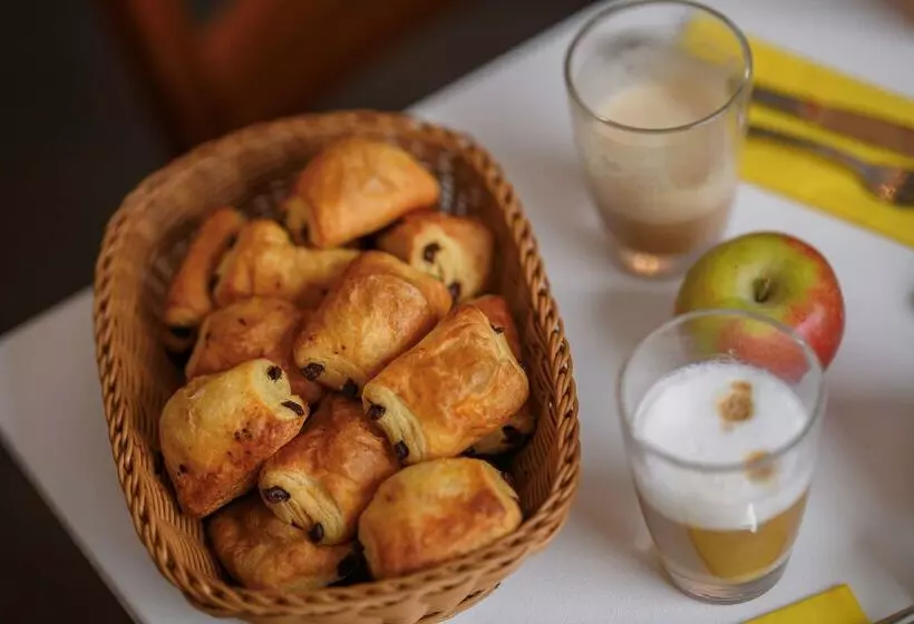 Отель Hannover Airport By Premiere Classe