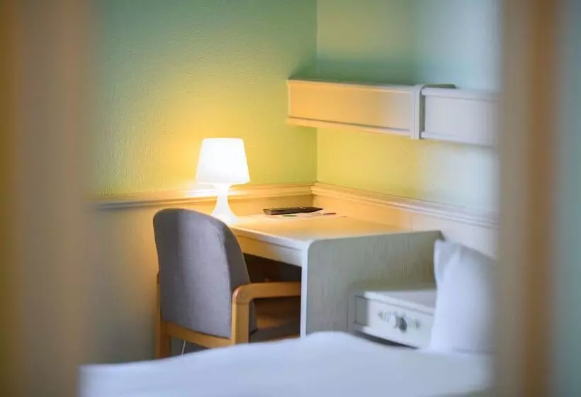 Отель Hannover Airport By Premiere Classe