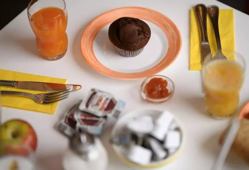 Отель Hannover Airport By Premiere Classe