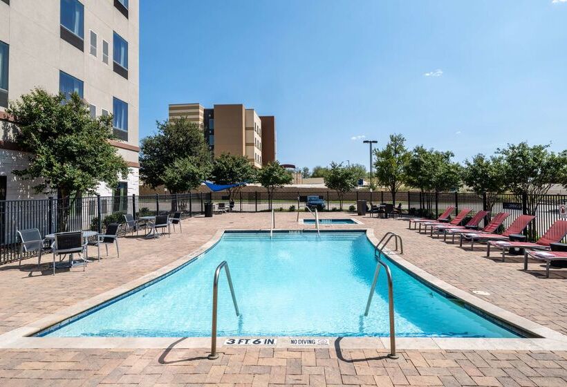 בית מלון כפרי Hilton Garden Inn Fort Worth Alliance Airport