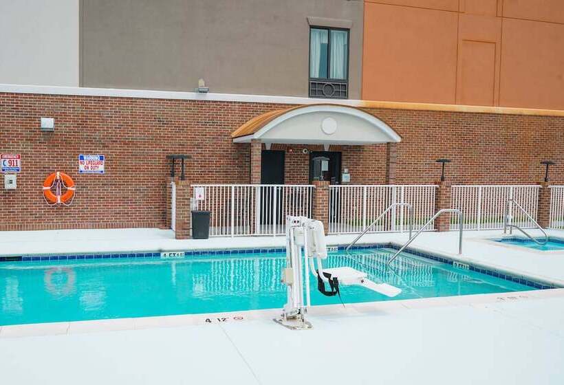 Holiday Inn Express Hotel & Suites Hope Mills Fayetteville Airport, An Ihg