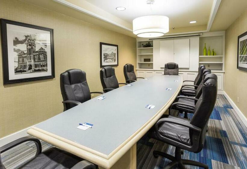 فندق Holiday Inn Express & Suites Wilmington University Center, An Ihg