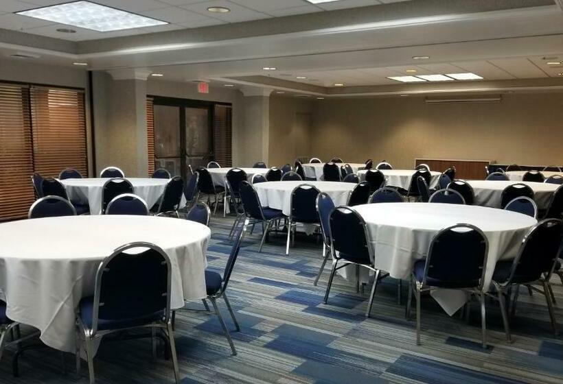 فندق Holiday Inn Express & Suites Wilmington University Center, An Ihg