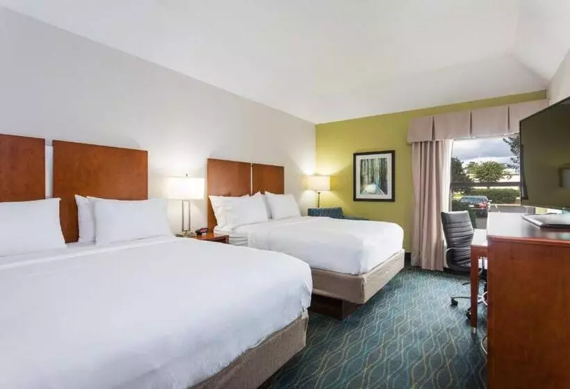 Hotel Holiday Inn Express & Suites Wilmington University Center, An Ihg