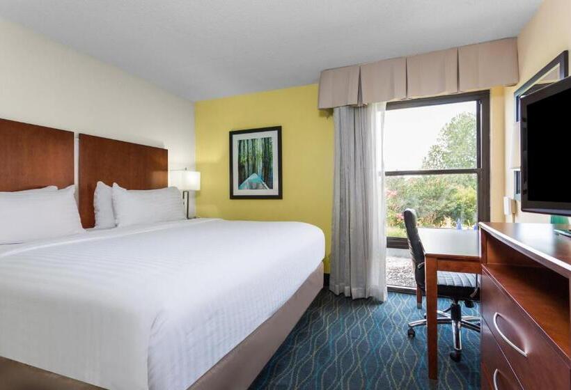 فندق Holiday Inn Express & Suites Wilmington University Center, An Ihg