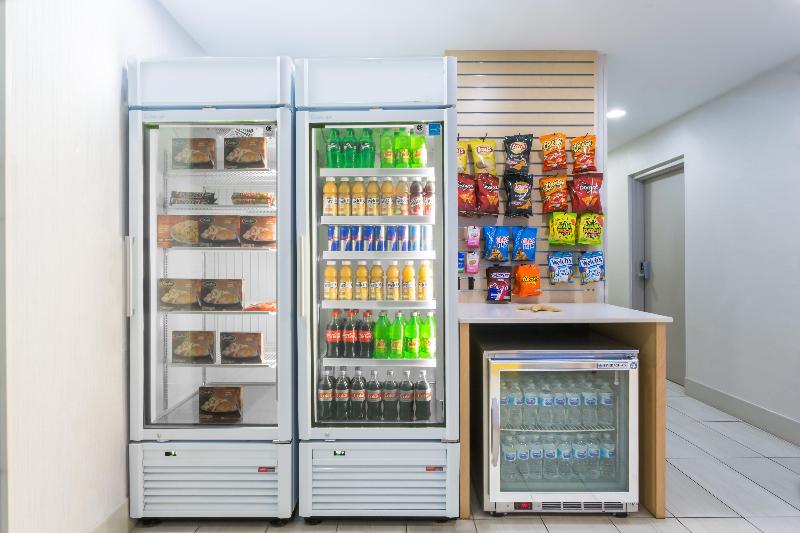 فندق Holiday Inn Express & Suites Wilmington University Center, An Ihg