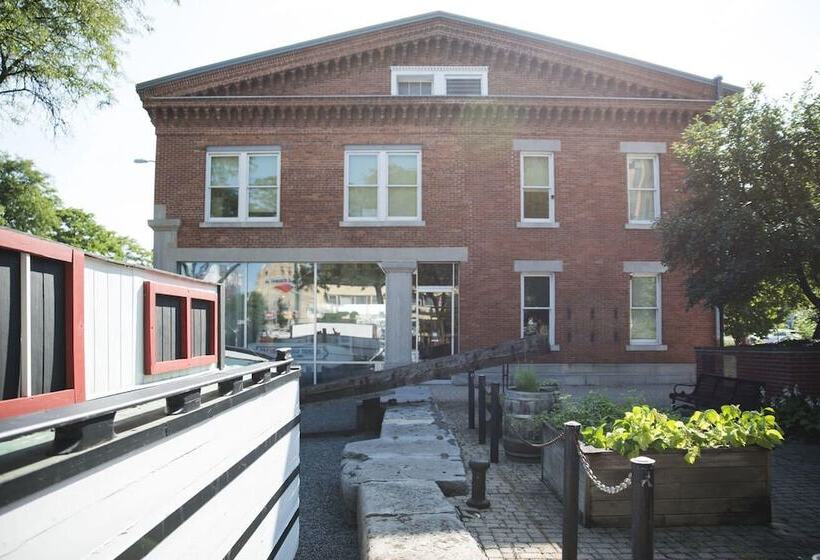 فندق Holiday Inn Express Syracuse Airport, An Ihg