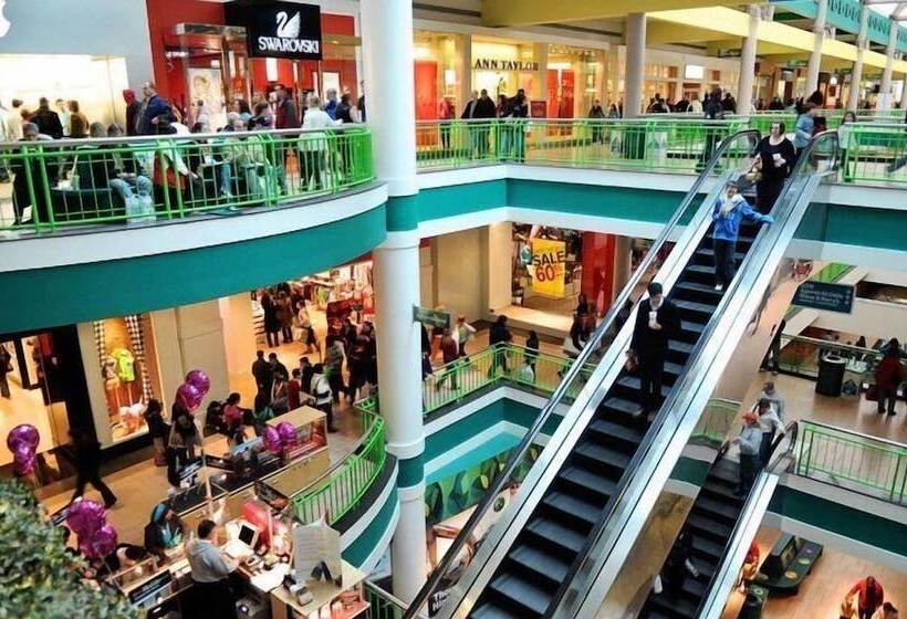 فندق Holiday Inn Express Syracuse Airport, An Ihg