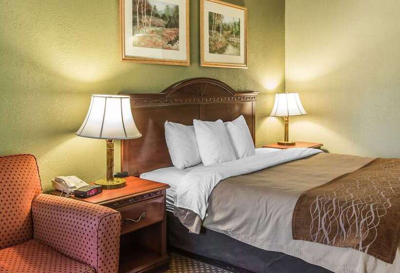 هتل Quality Inn & Suites Ann Arbor Hwy 23