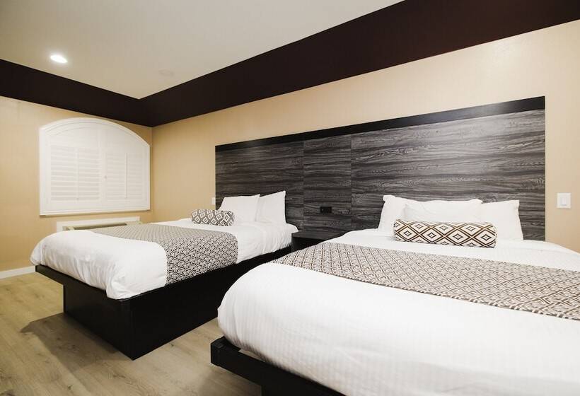 호텔 Sapphire Inn & Suites