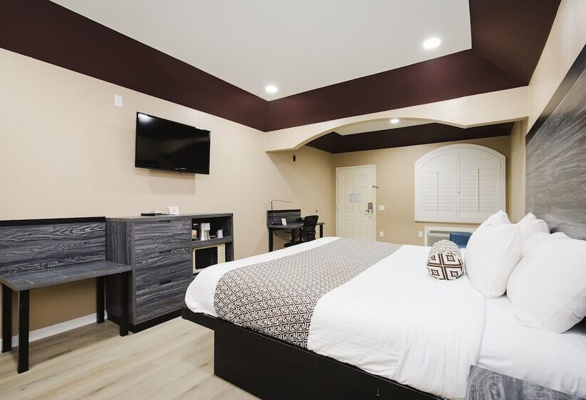 호텔 Sapphire Inn & Suites