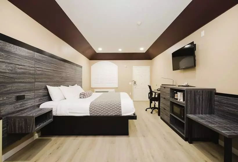 בית מלון כפרי Sapphire Inn & Suites